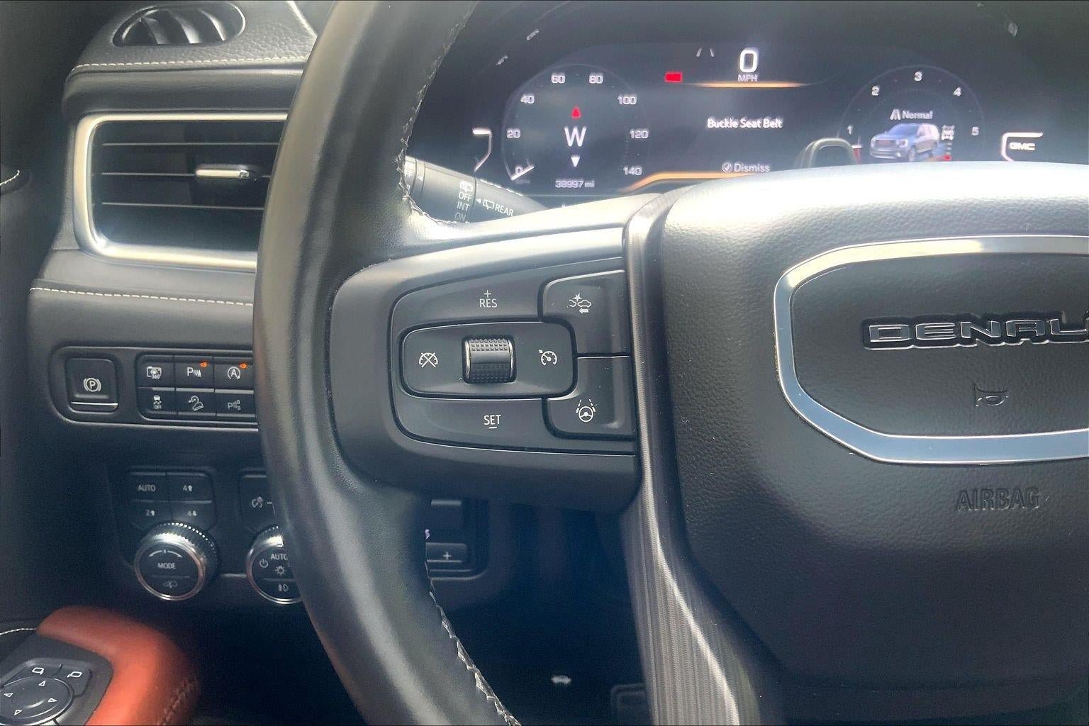 Used 2024 GMC Yukon XL Denali Ultimate AWD/4WD image 19