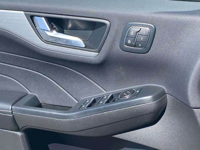 Certified 2023 Ford Escape Platinum w/ Premium Technology Package image 19