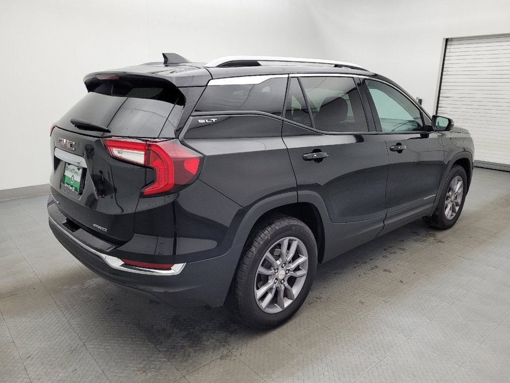 Used 2024 GMC Terrain SLT image 10