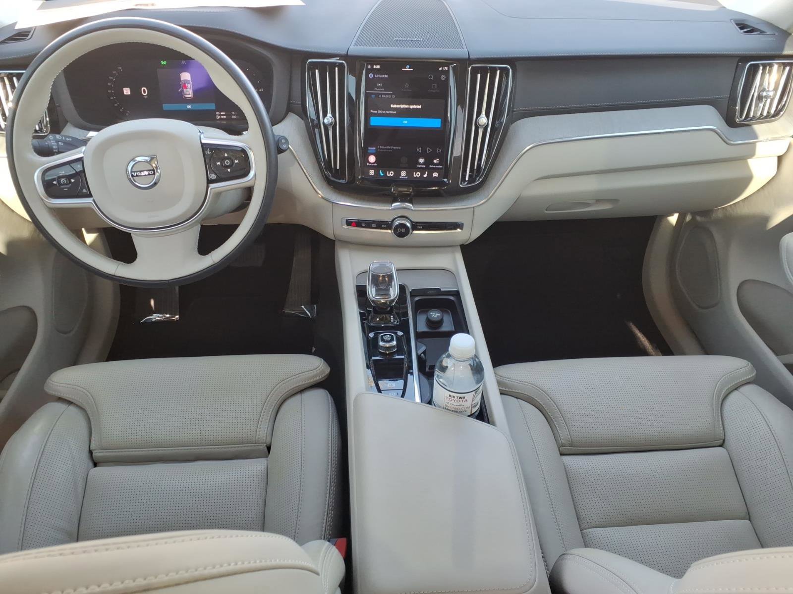 Used 2023 Volvo XC60 T8 Ultimate AWD/4WD image 11