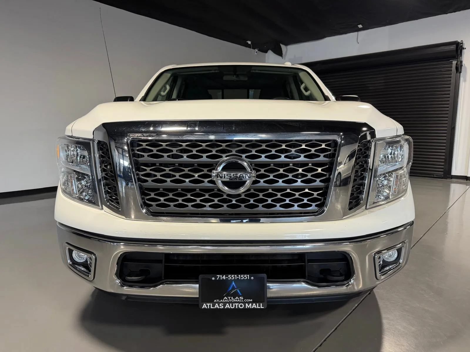 Used 2018 Nissan Titan S AWD/4WD image 2