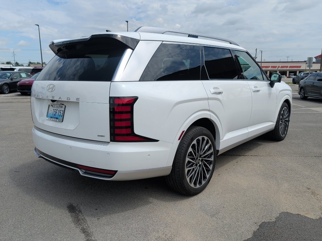 Used 2026 Hyundai Palisade Calligraphy image 4