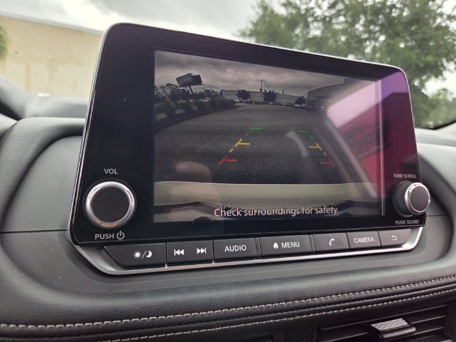 Used 2024 Nissan Rogue S FWD image 25