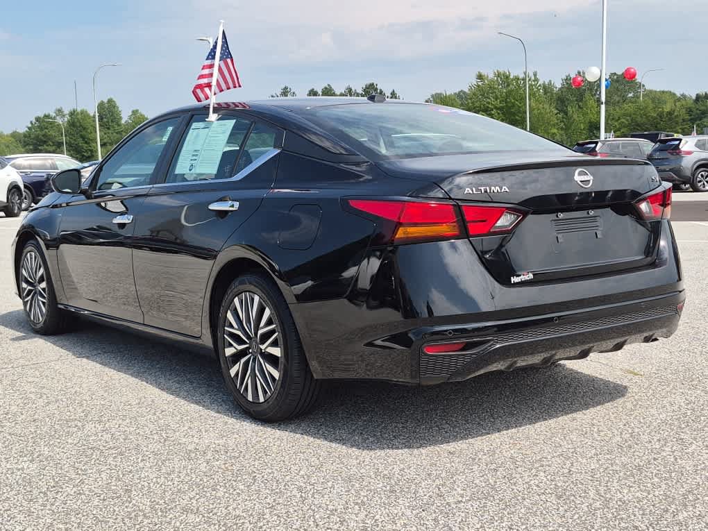 Used 2024 Nissan Altima 2.5 SV FWD image 4