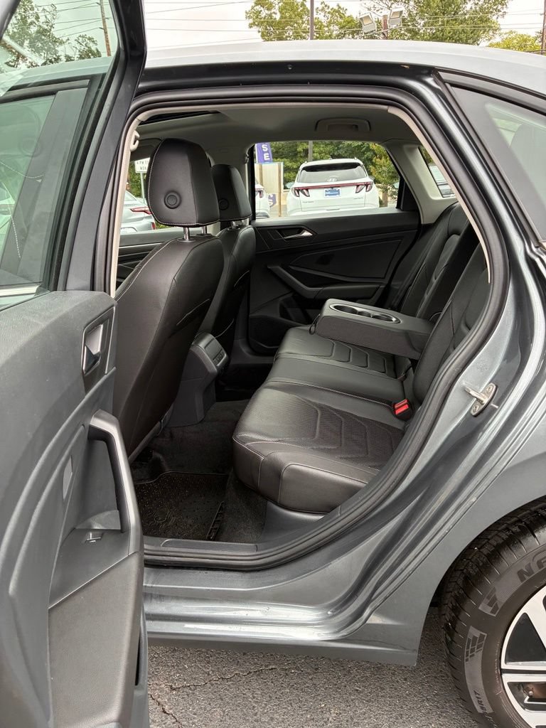 Used 2024 Volkswagen Jetta SEL FWD image 22