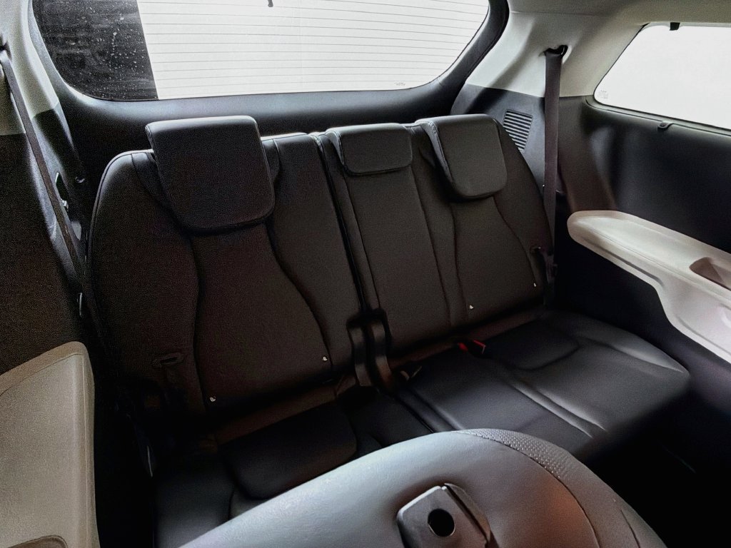 Certified 2024 Kia Carnival EX FWD image 26