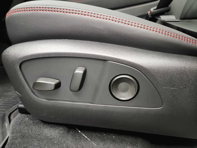 New 2026 Chevrolet Traverse RS w/ LPO, Floor Liner Package FWD image 35