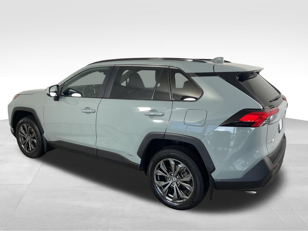 Used 2023 Toyota RAV4 XLE Premium AWD/4WD image 7