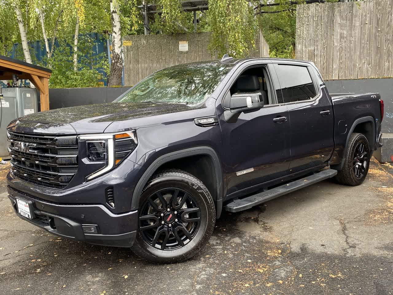 Used 2025 GMC Sierra 1500 Elevation w/ Elevation Premium Package AWD/4WD image 1