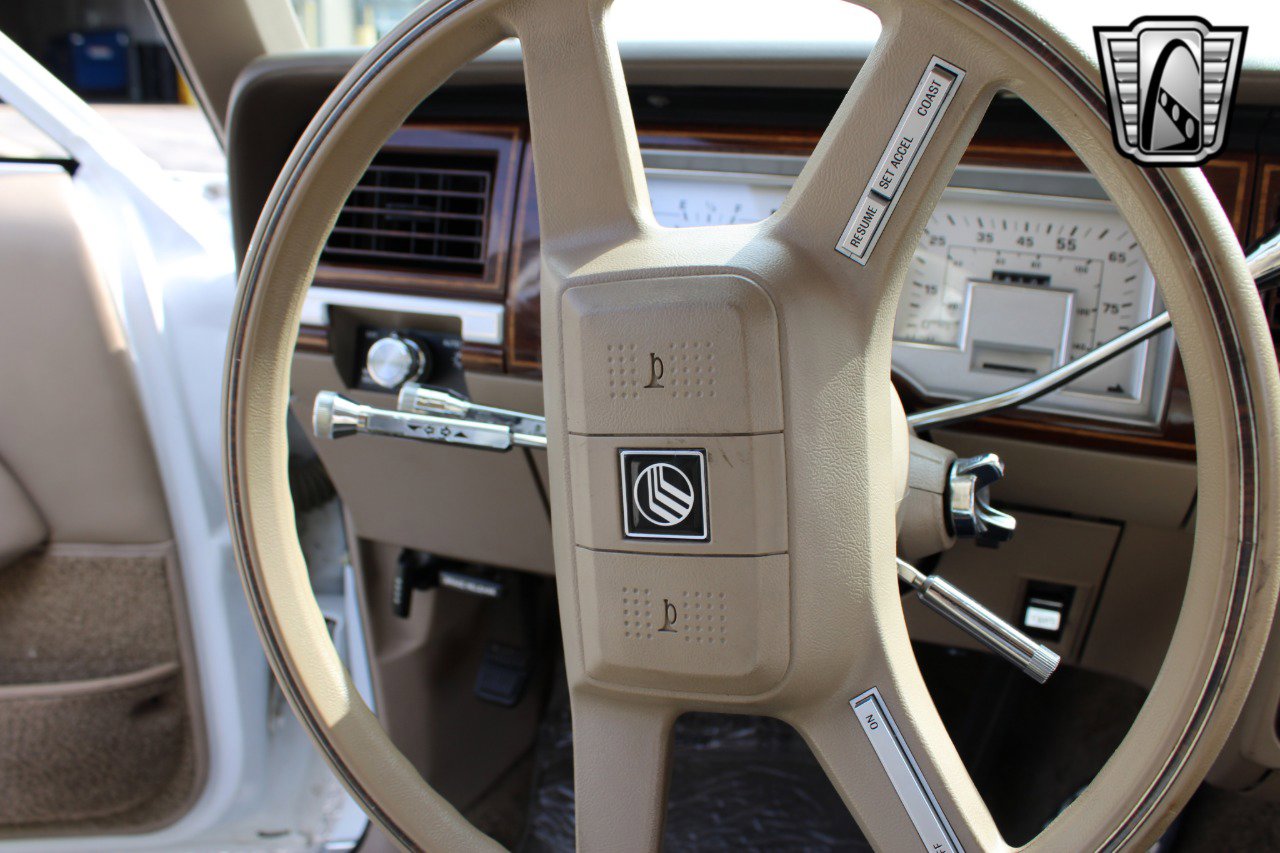 Used 1989 Mercury Grand Marquis Colony Park GS image 18