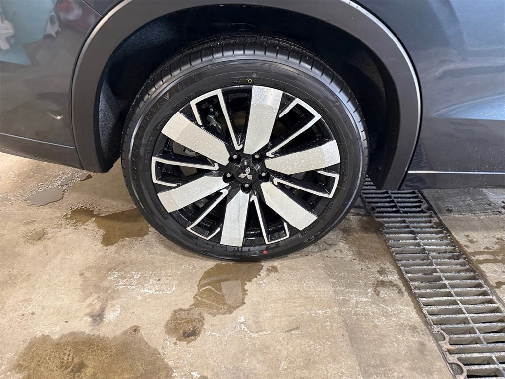 New 2025 Mitsubishi Outlander SEL image 36