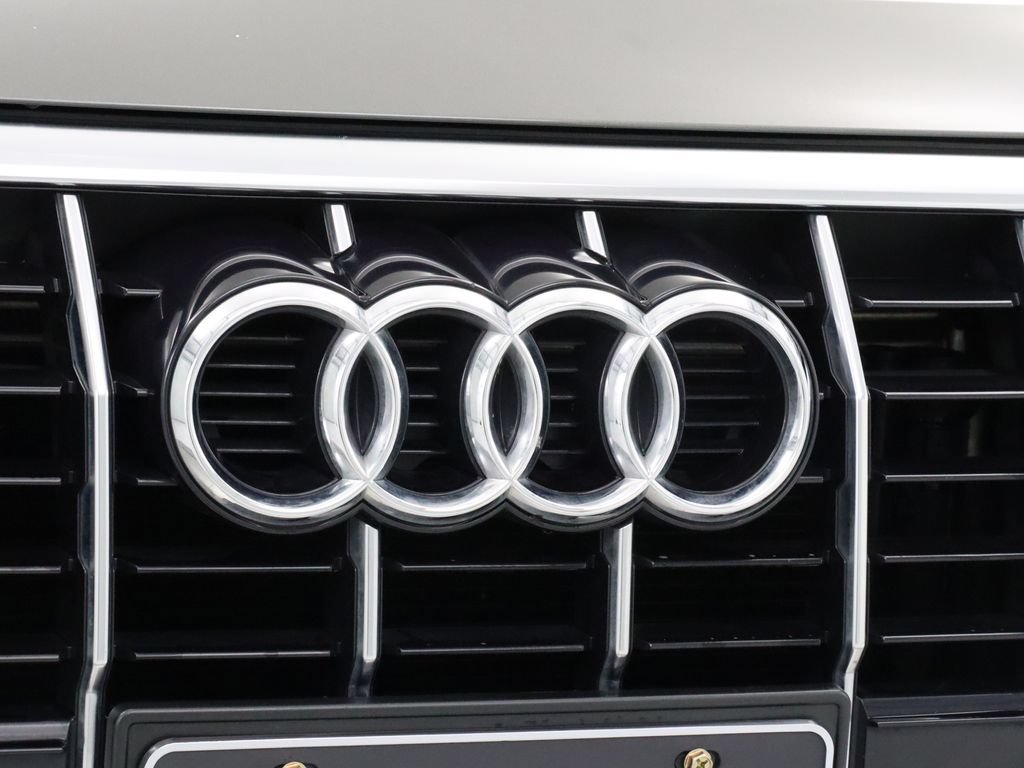 Used 2020 Audi Q3 2.0T Premium AWD/4WD image 9