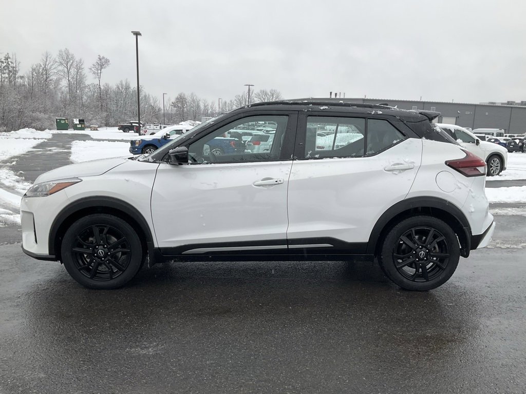 Used 2023 Nissan Kicks SR w/ SR Premium Package image 30