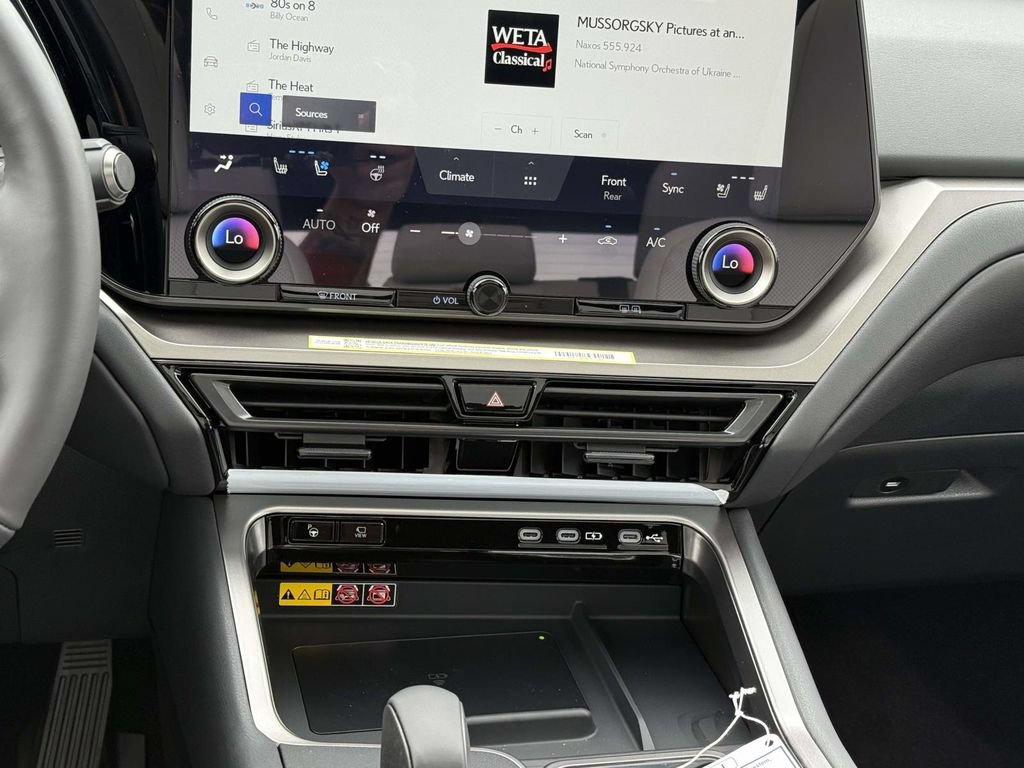 New 2026 Lexus TX 500h AWD image 34