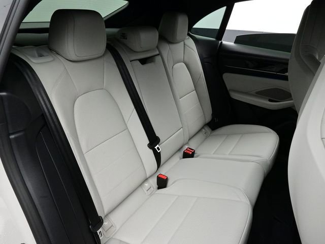 New 2026 Porsche Macan 4S Electric image 17