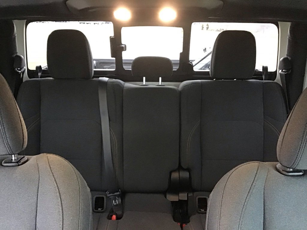 Used 2024 Jeep Gladiator Willys image 16