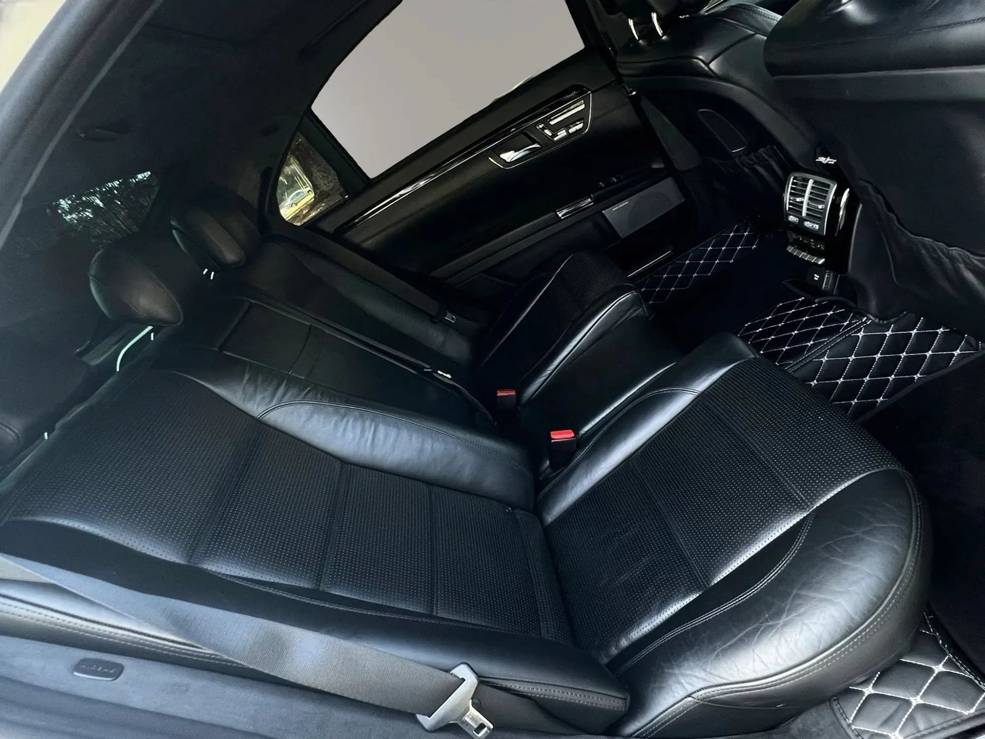 Used 2012 Mercedes-Benz S 63 AMG image 22