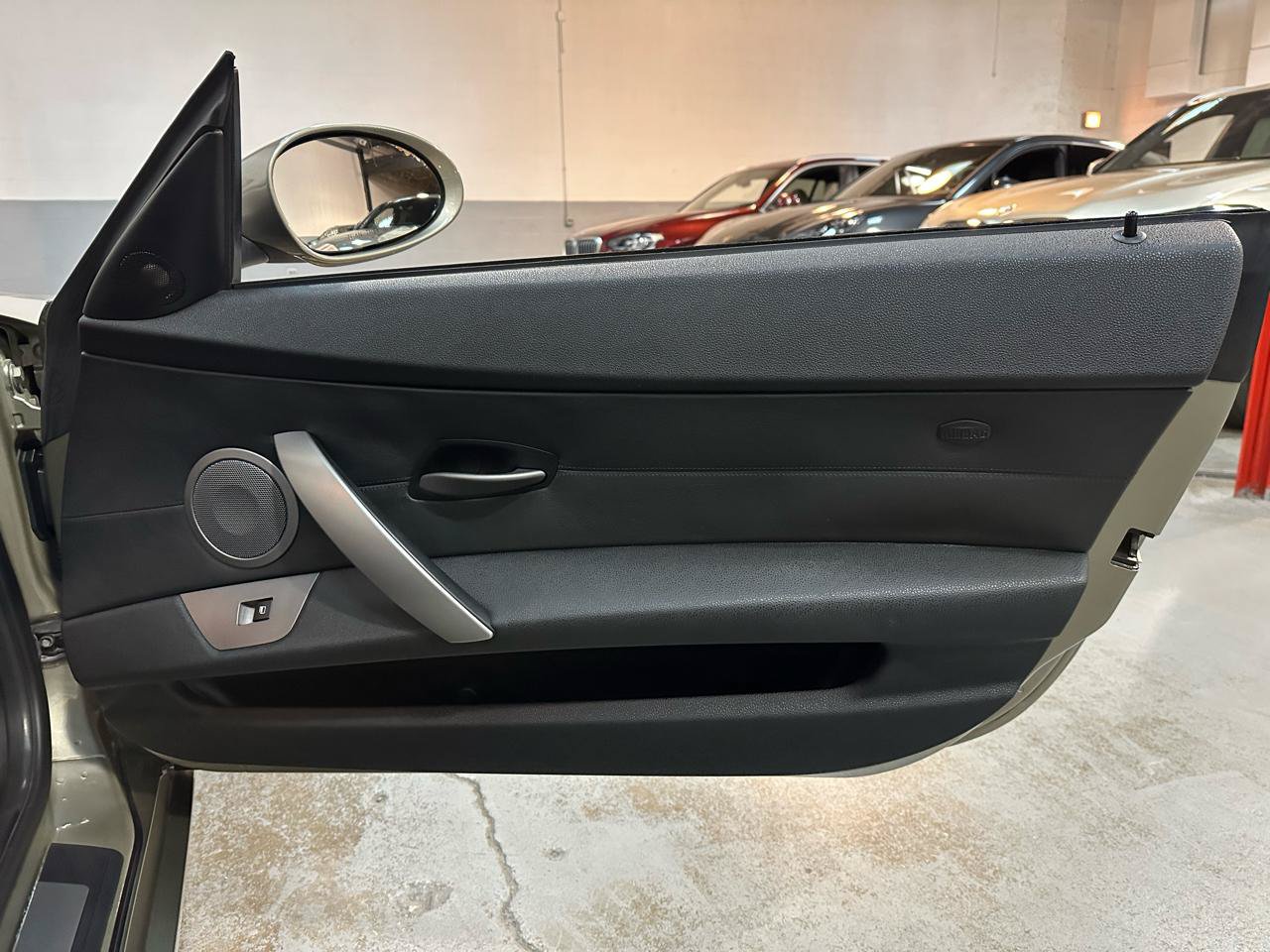 Used 2004 BMW Z4 2.5i RWD image 8