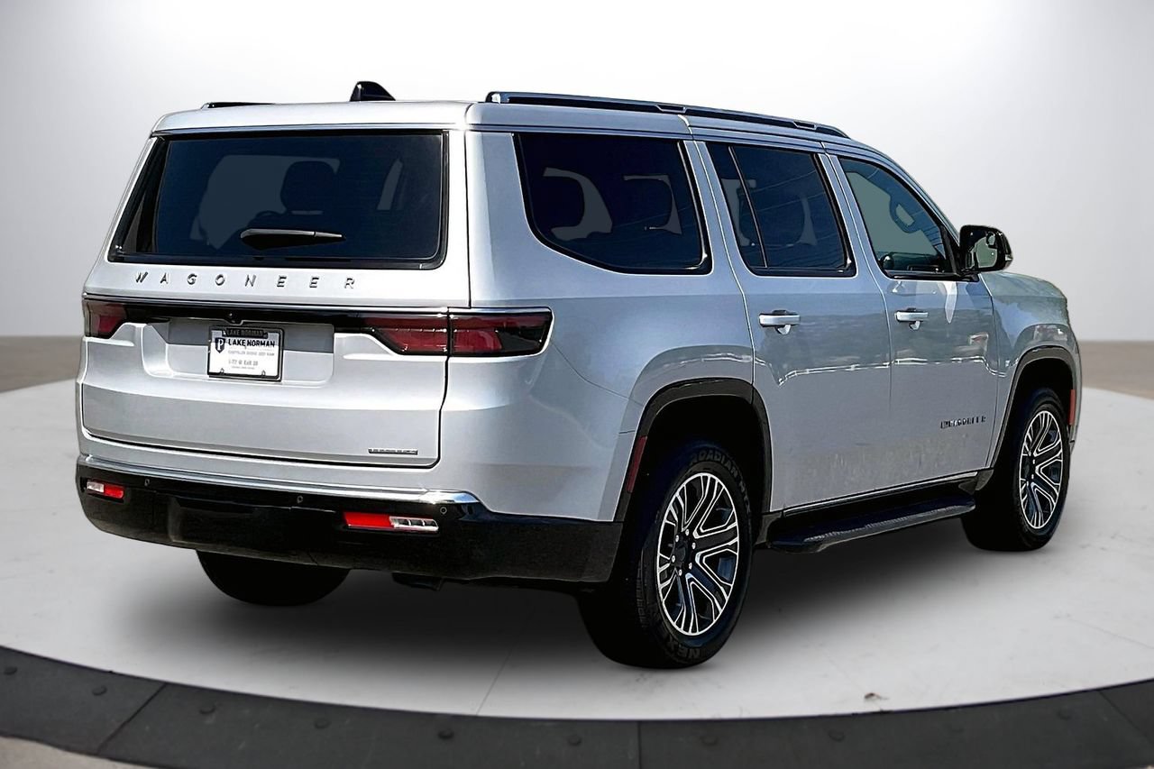 Used 2024 Jeep Wagoneer Series II AWD/4WD image 9