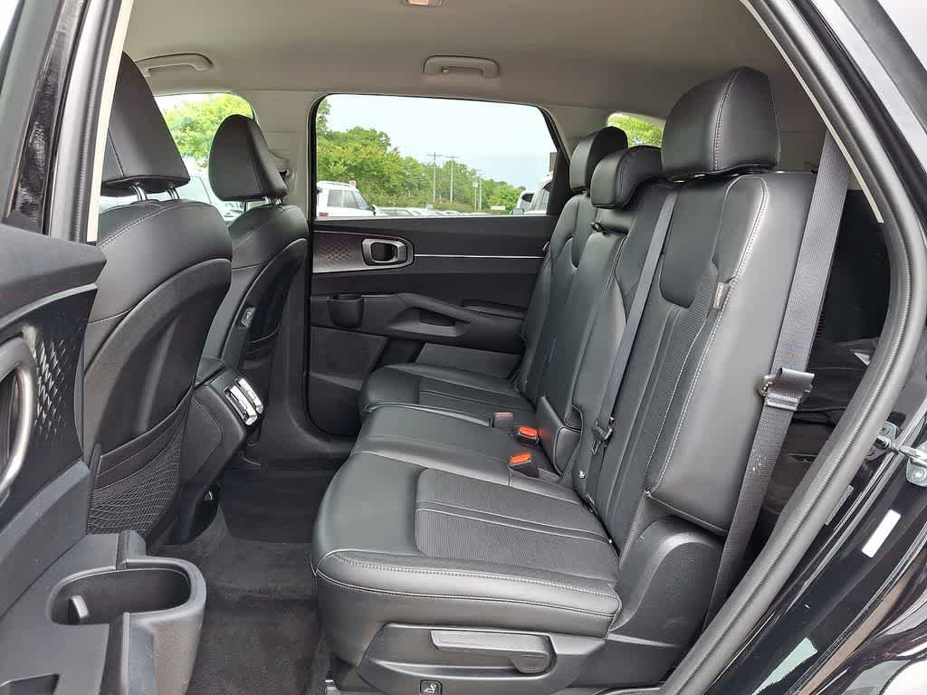 Used 2024 Kia Sorento S AWD/4WD image 9