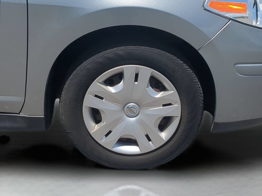 Used 2011 Nissan Versa 1.8 S FWD image 11