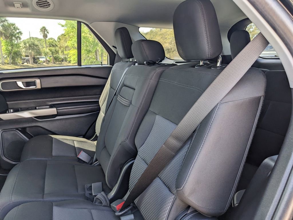 Used 2024 Ford Explorer XLT image 18