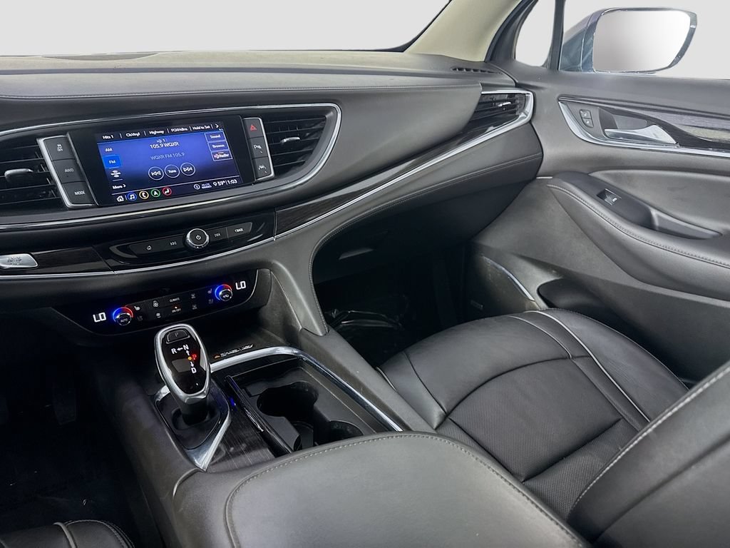 Used 2021 Buick Enclave Avenir w/ Avenir Technology Package AWD/4WD image 29