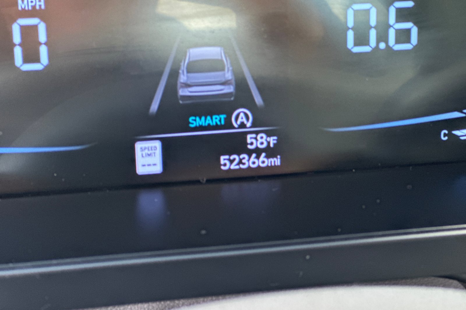 Certified 2024 Hyundai Elantra SE FWD image 25