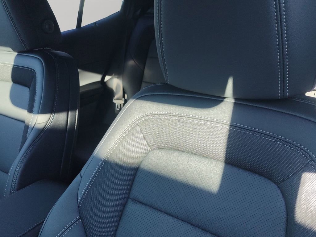 New 2026 Chevrolet Equinox EV LT image 14