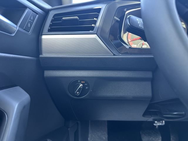 Used 2021 Volkswagen Jetta SE w/ SE Cold Weather Package image 19