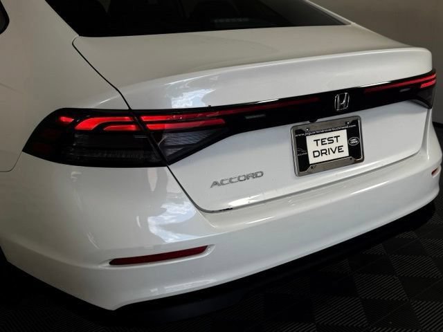 Used 2025 Honda Accord SE image 15