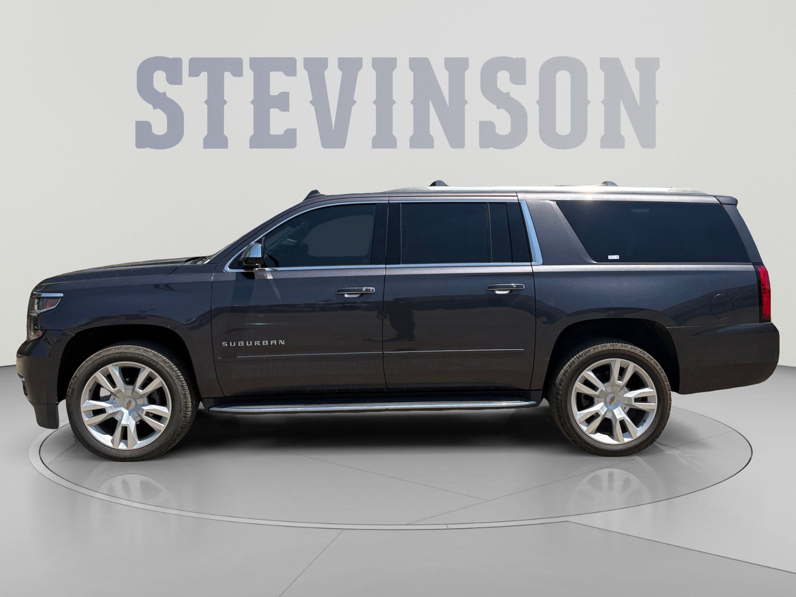 Used 2018 Chevrolet Suburban Premier AWD/4WD image 2