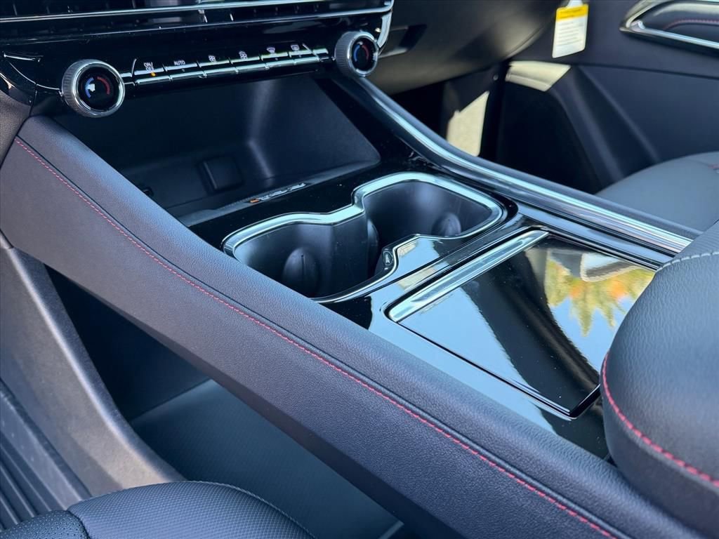 New 2026 Chevrolet Traverse Z71 w/ LPO, Floor Liner Package AWD/4WD image 13