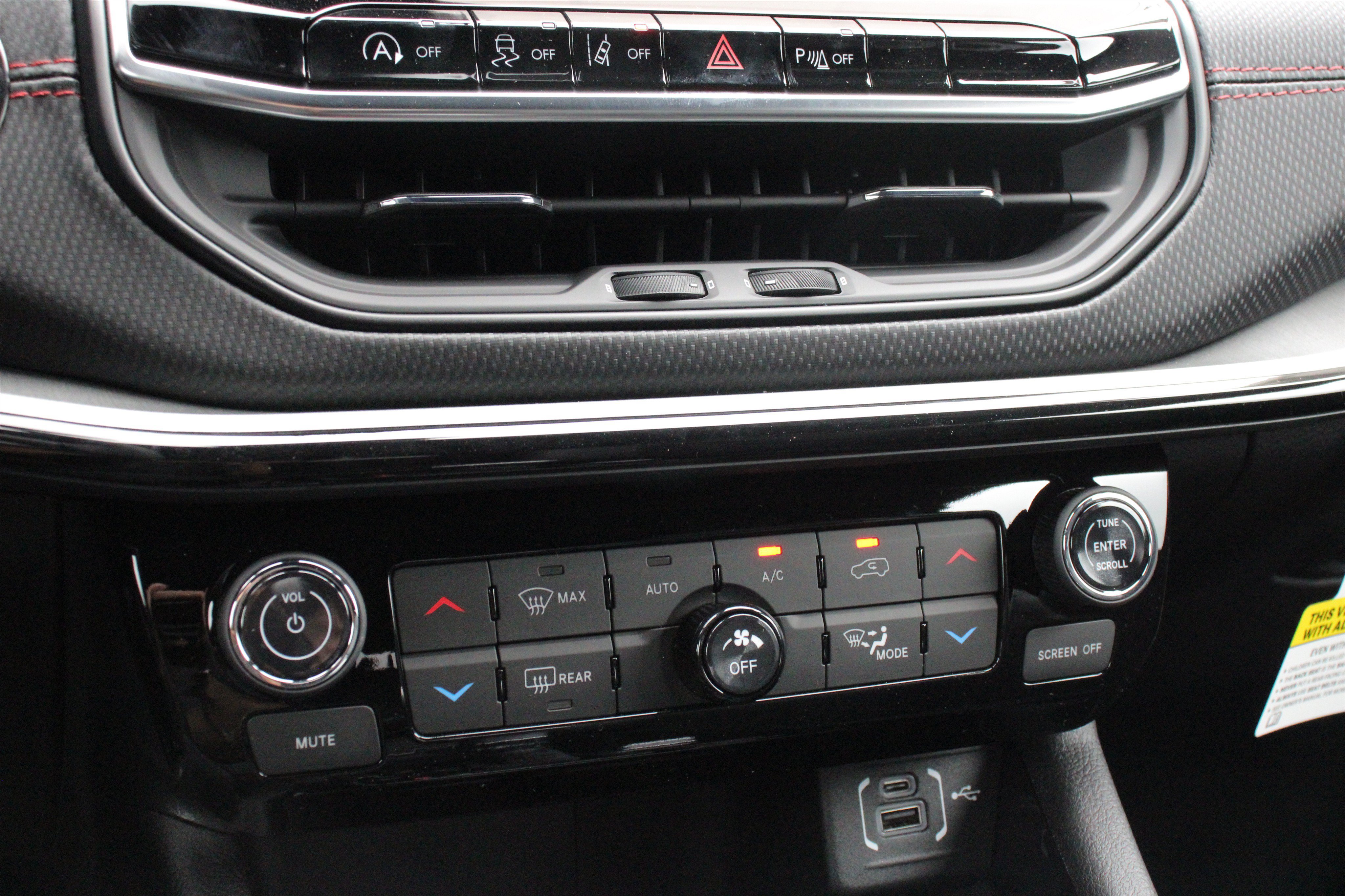 New 2026 Jeep Compass Trailhawk AWD/4WD image 19