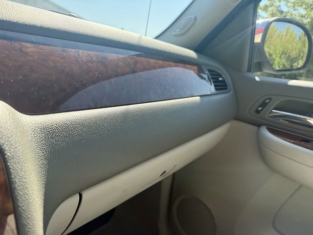 Used 2008 Chevrolet Avalanche LTZ w/ LTZ Preferred Equipment Group image 30