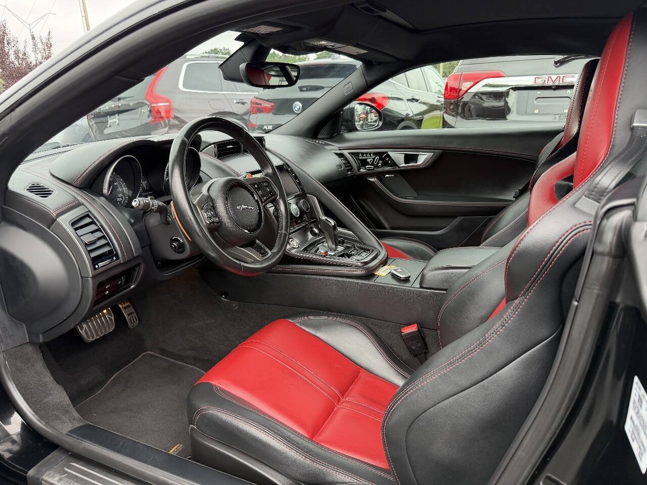 Used 2015 Jaguar F-TYPE R RWD image 7