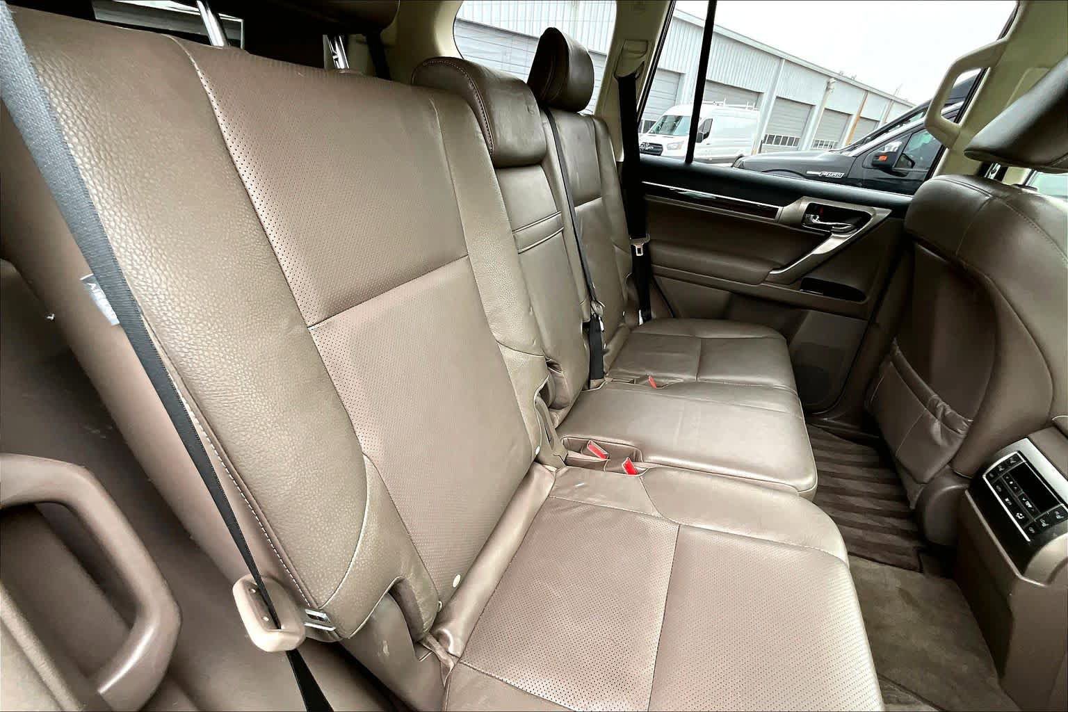 Used 2015 Lexus GX 460 w/ Premium Package AWD/4WD image 18