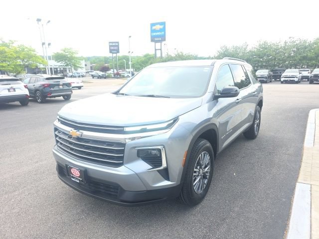 Used 2025 Chevrolet Traverse LT AWD/4WD image 6