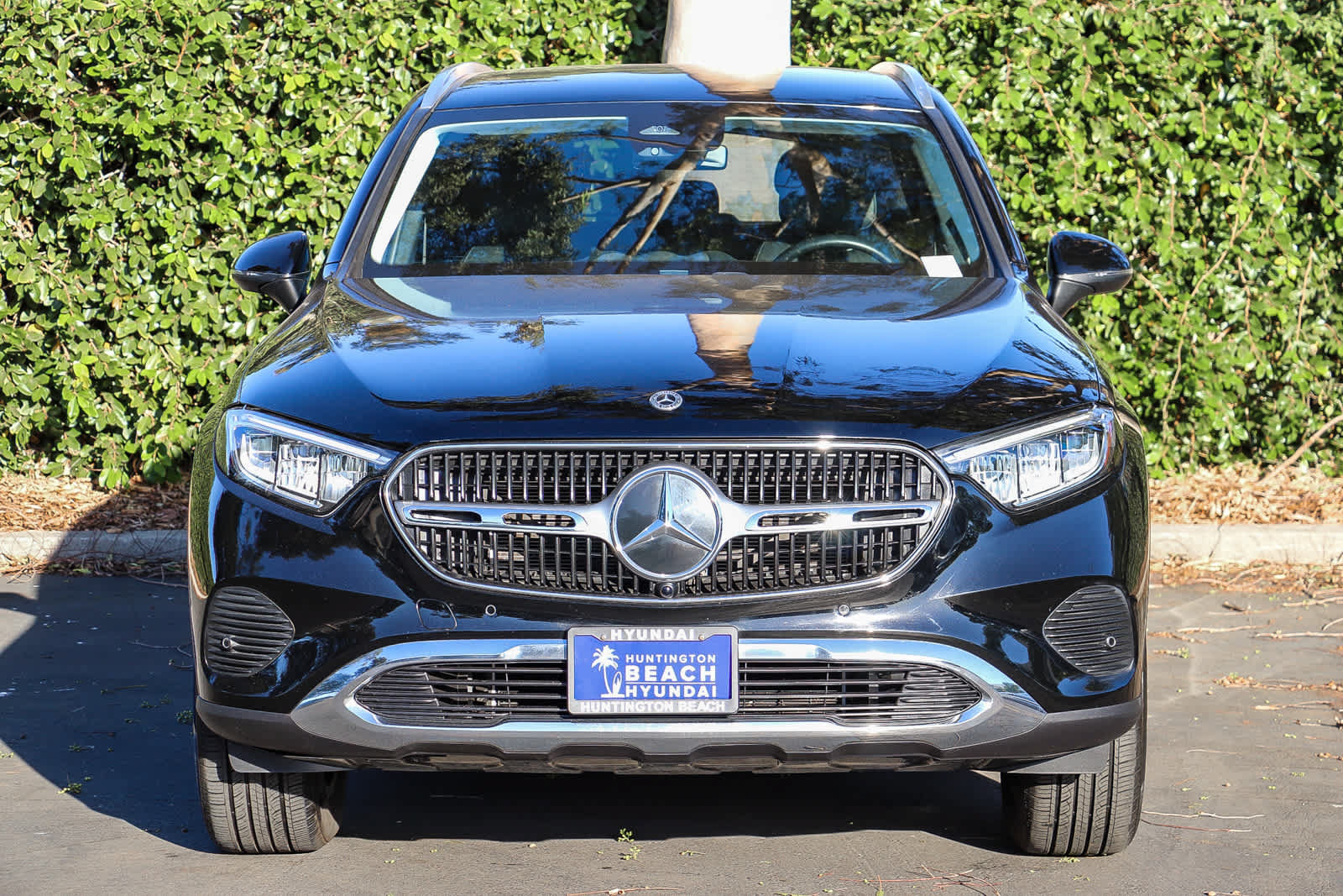 Used 2023 Mercedes-Benz GLC 300 4MATIC image 2
