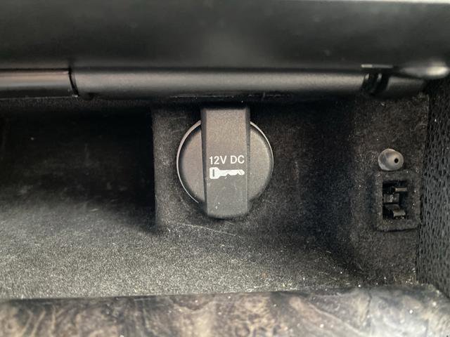 Used 2018 Chrysler 300 Limited w/ Safetytec Plus Group image 25