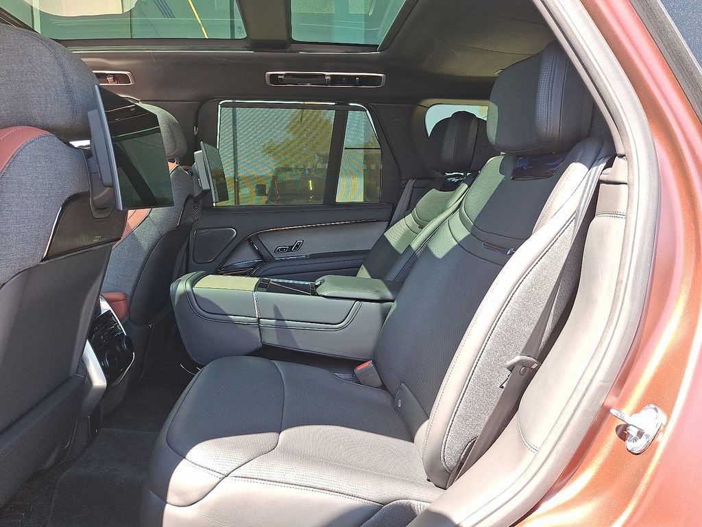 New 2026 Land Rover Range Rover SV AWD/4WD image 6