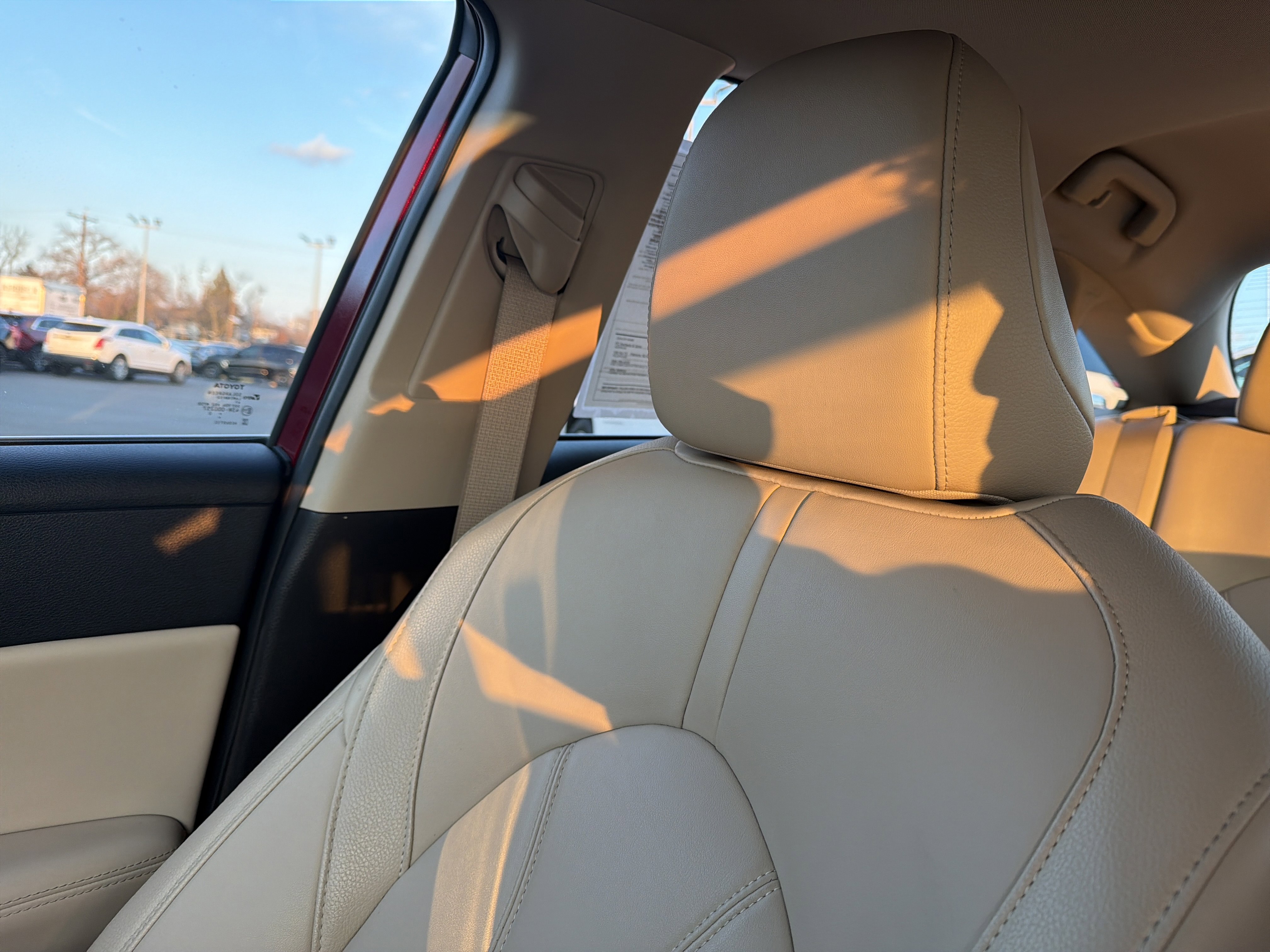 Used 2020 Toyota Avalon XLE image 22