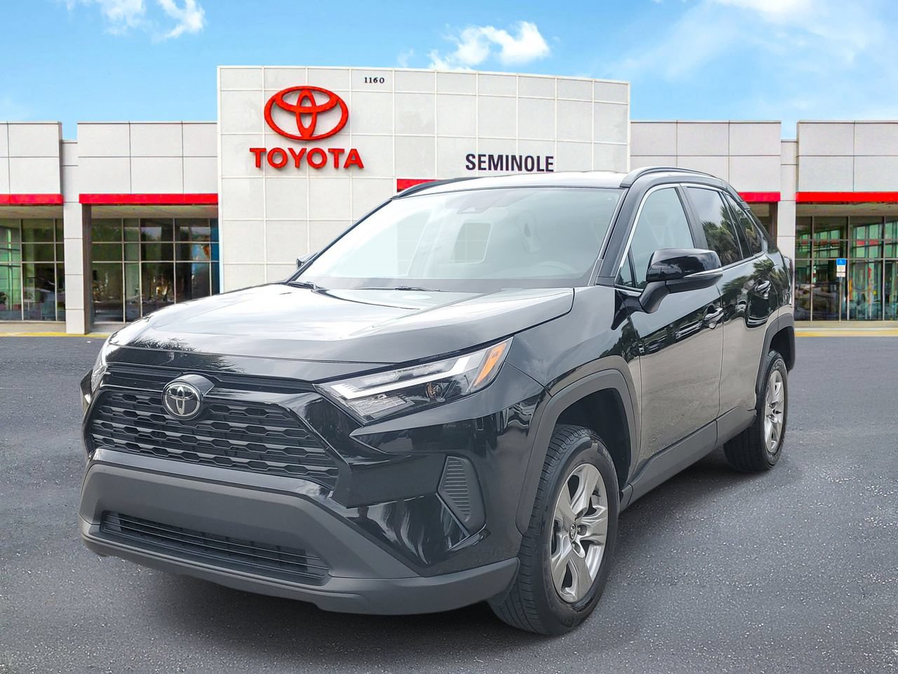 Used 2024 Toyota RAV4 XLE FWD video 1