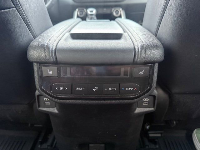 Used 2024 Toyota Grand Highlander Limited image 31