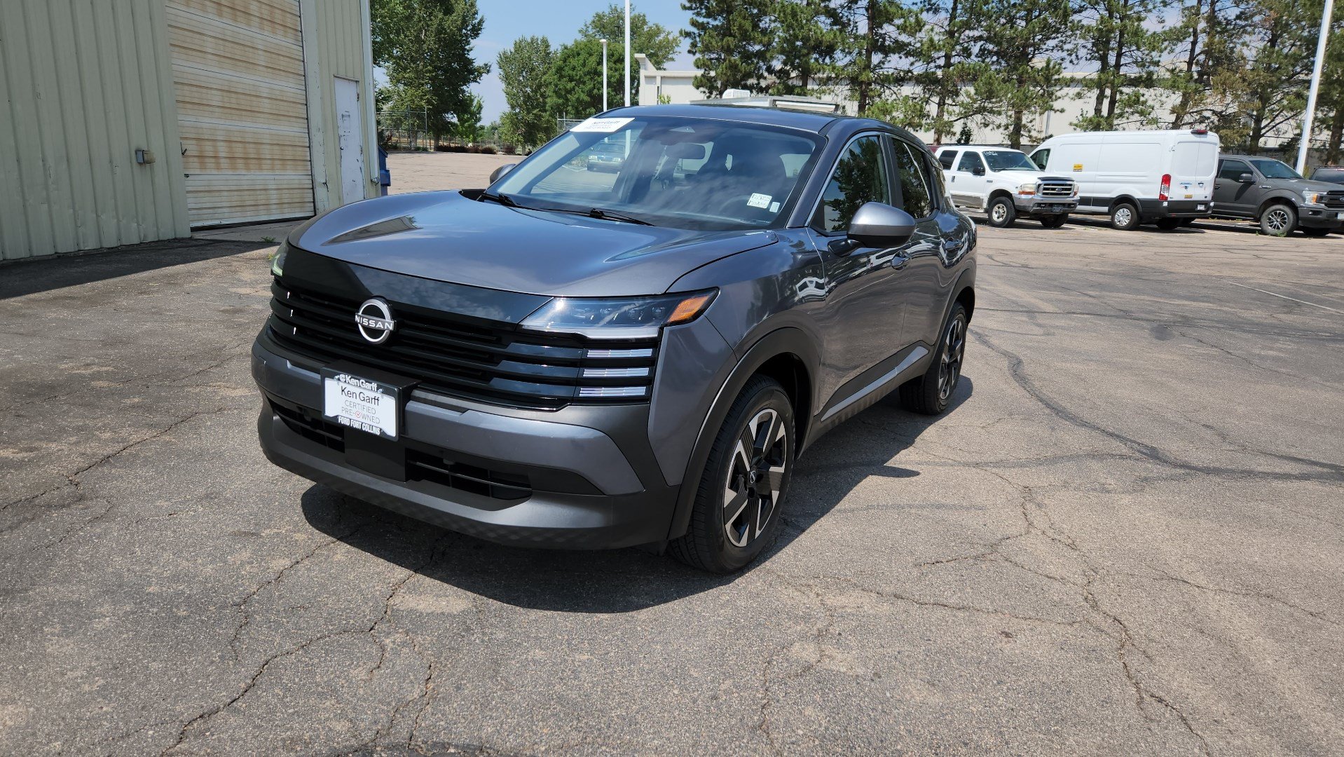 Used 2025 Nissan Kicks SV AWD/4WD image 2