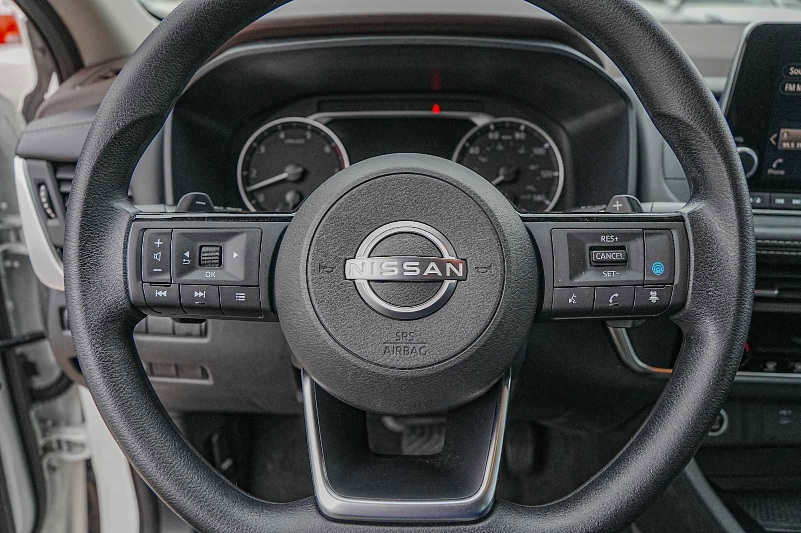 Used 2023 Nissan Rogue SV image 12