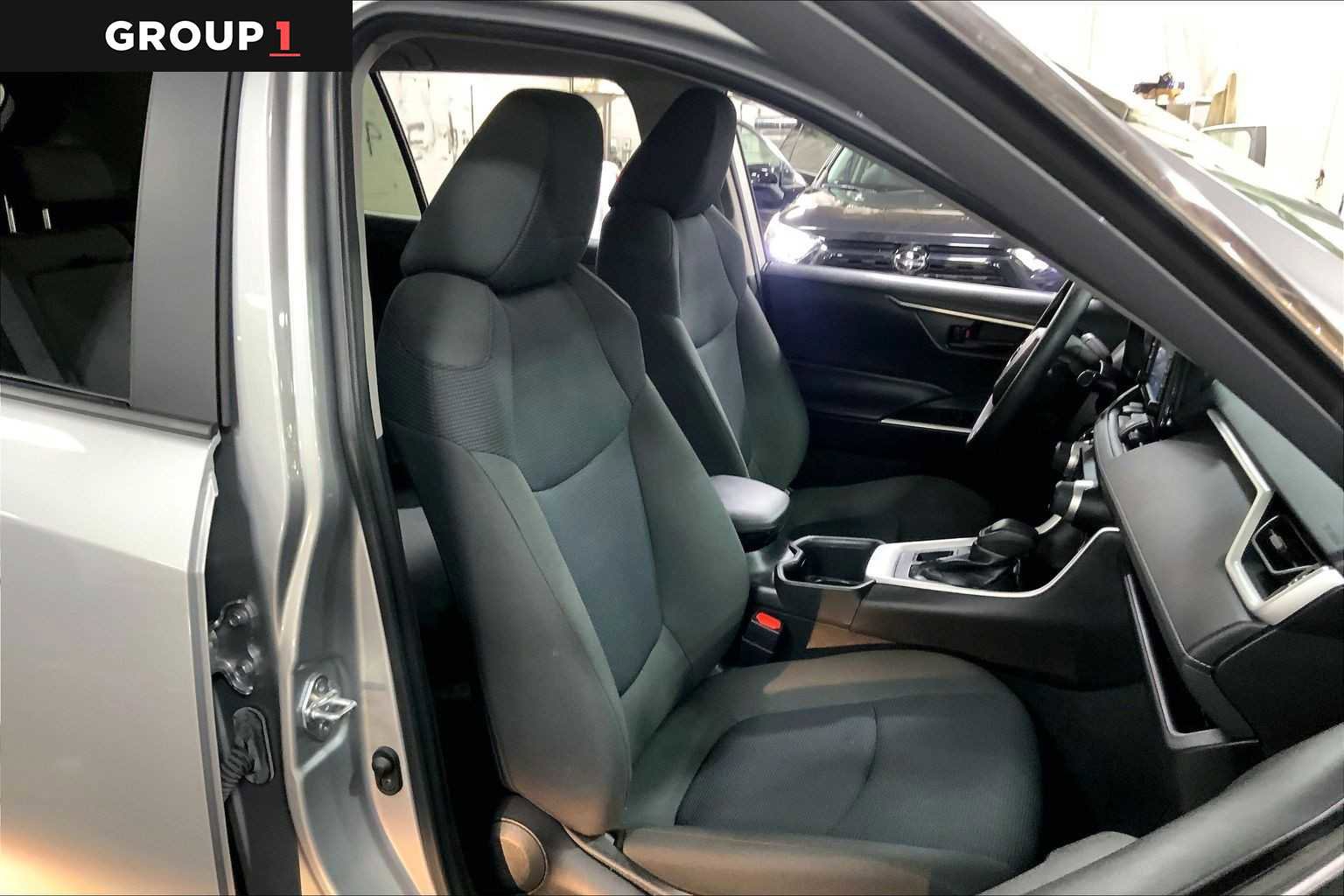 Used 2022 Toyota RAV4 LE image 8