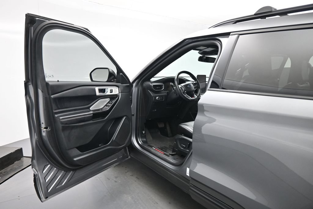 Certified 2021 Ford Explorer ST w/ Equipment Group 401A AWD/4WD image 9