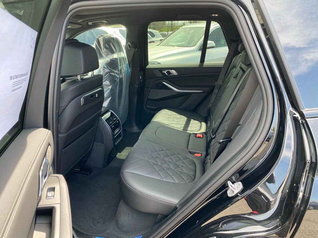 New 2026 BMW X5 xDrive50e w/ M Sport Package AWD/4WD image 7