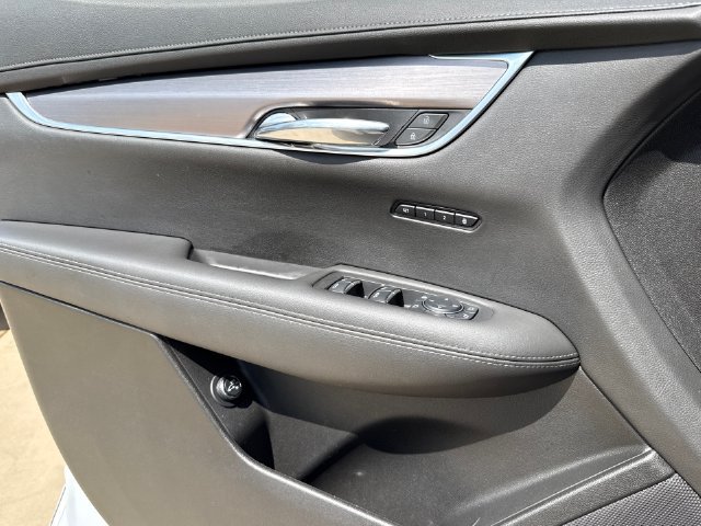 Used 2024 Cadillac XT6 Luxury w/ LPO, Floor Liner Package FWD image 22